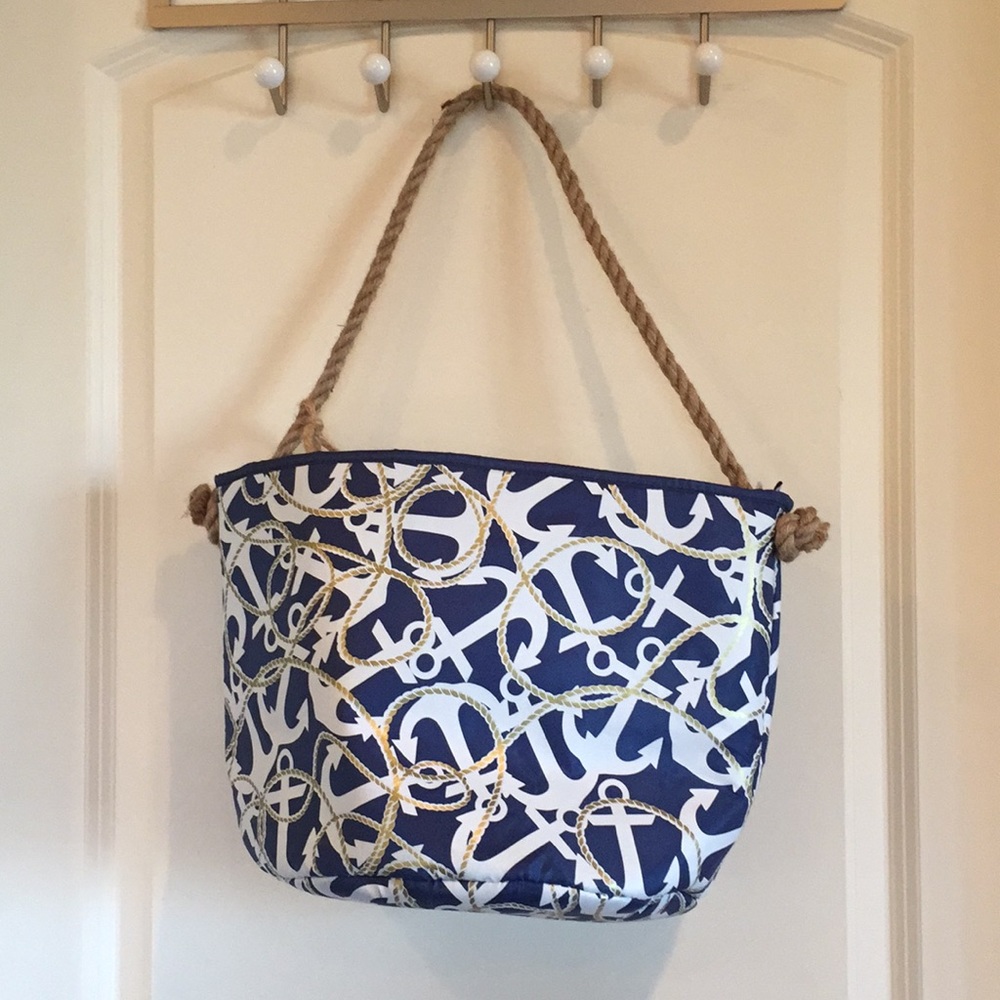 Open anchor cooler bag with wine & bottle opener